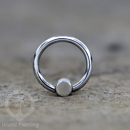 BCR piercing stainless bentuk datar,  tindik tragus, daith, helix, bibir atau alis