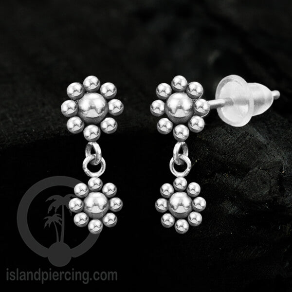 Anting Stud Stainless warna silver yang sambung dua biji