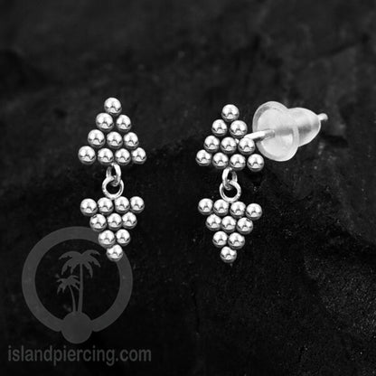 Anting Stud Stainless warna silver yang sambung dua biji