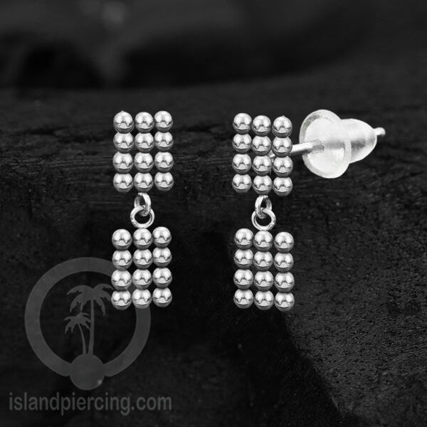 Anting Stud Stainless warna silver yang sambung dua biji