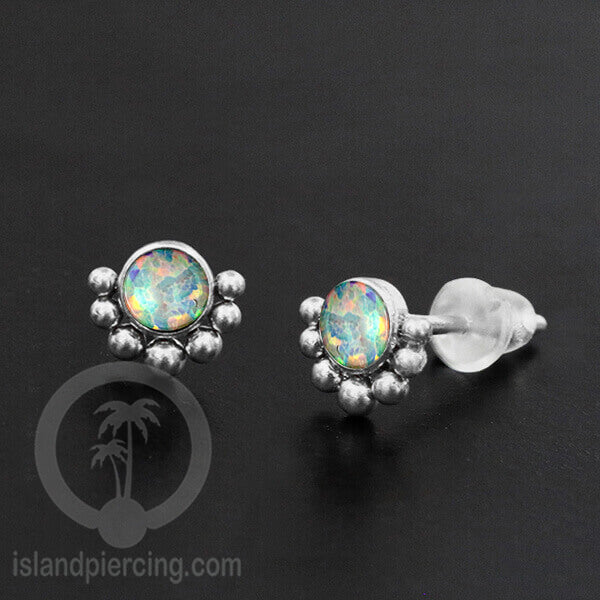 Anting Stud Stainless Earring warna silver dengan batu Opal Biru dan Putih