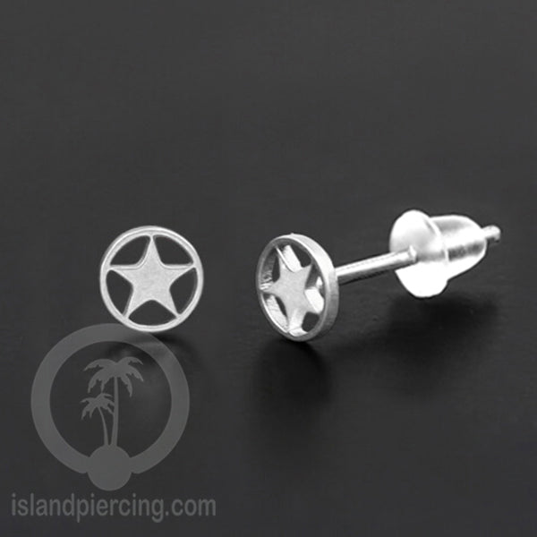 Anting Stud Stainless warna silver design yang cantik dengan banyak pilihan menarik