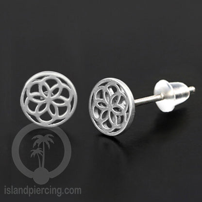 Anting Stud Stainless warna silver design yang cantik dengan banyak pilihan menarik