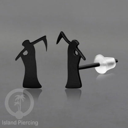 Anting Stud Stainless warna hitam design serum Halloween model Tengkorak, Peti, Sihir