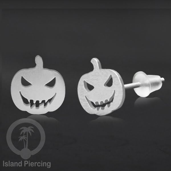 Anting Stud Stainless warna silver design serum Halloween model Tengkorak, Peti, Sihir
