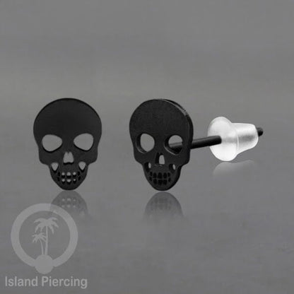 Anting Stud Stainless warna hitam design serum Halloween model Tengkorak, Peti, Sihir