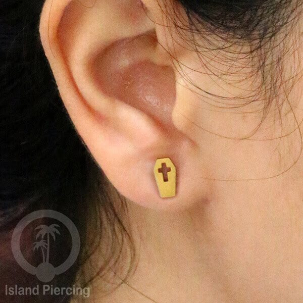 Anting Stud Stainless warna gold design serum Halloween model Tengkorak, Peti, Sihir