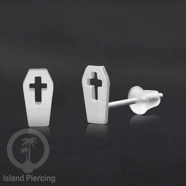 Anting Stud Stainless warna silver design serum Halloween model Tengkorak, Peti, Sihir