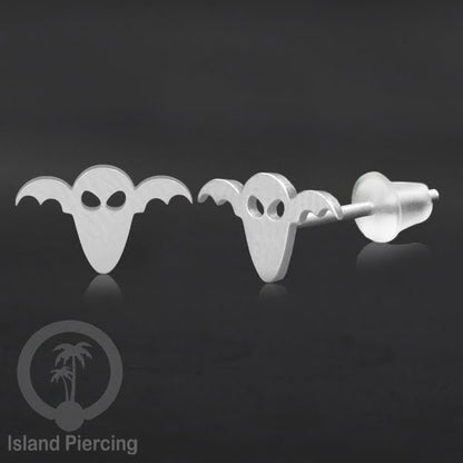 Anting Stud Stainless warna silver design serum Halloween model Tengkorak, Peti, Sihir