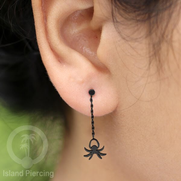 Anting Stud Stainless warna hitam design serum Halloween model Tengkorak, Peti, Sihir
