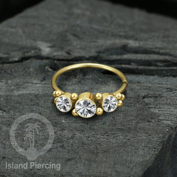 Nose Piercing Jewelry Perhiasan Hidung Nose Ring warna gold dekorasi 3 Batu