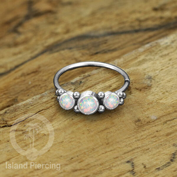 Nose Piercing Jewelry Perhiasan Hidung Nose Ring warna silver dekorasi 3 Batu