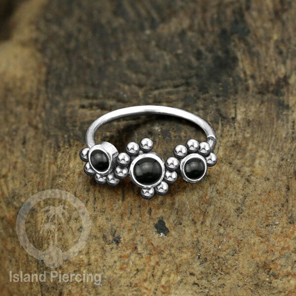 Nose Piercing Jewelry Perhiasan Hidung Nose Ring warna silver dekorasi 3 Batu