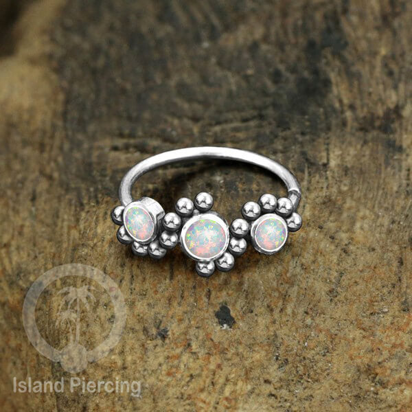 Nose Piercing Jewelry Perhiasan Hidung Nose Ring warna silver dekorasi 3 Batu