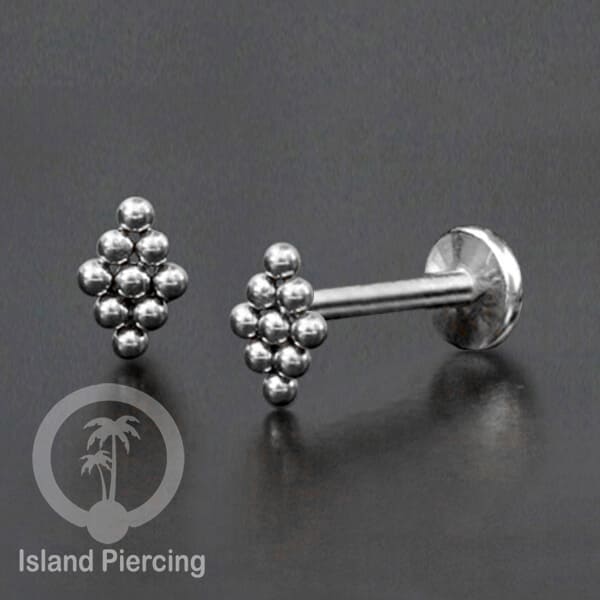 Tindik labret push system, threadless piercing warna silver model yang menarik