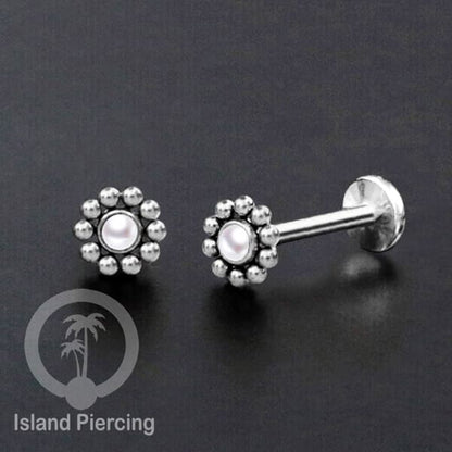 Tindik Labret push system, Threadless Piercing warna silver dengan variasi batu